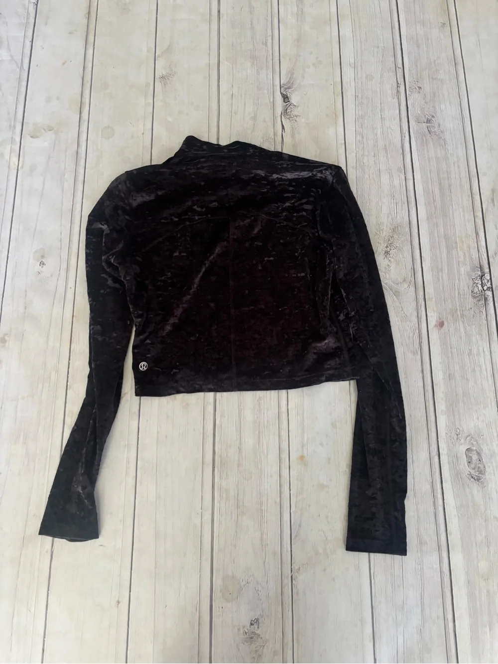 Lululemon 10 Black Velvet Long-Sleeve Crop Top